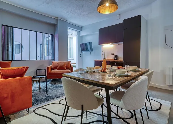 Appartement Style Industriel Au Coeur Du Sentier